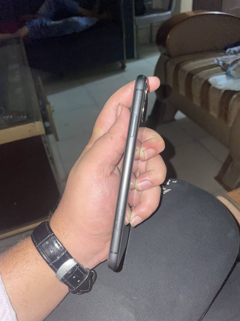 Apple iPhone 11 0