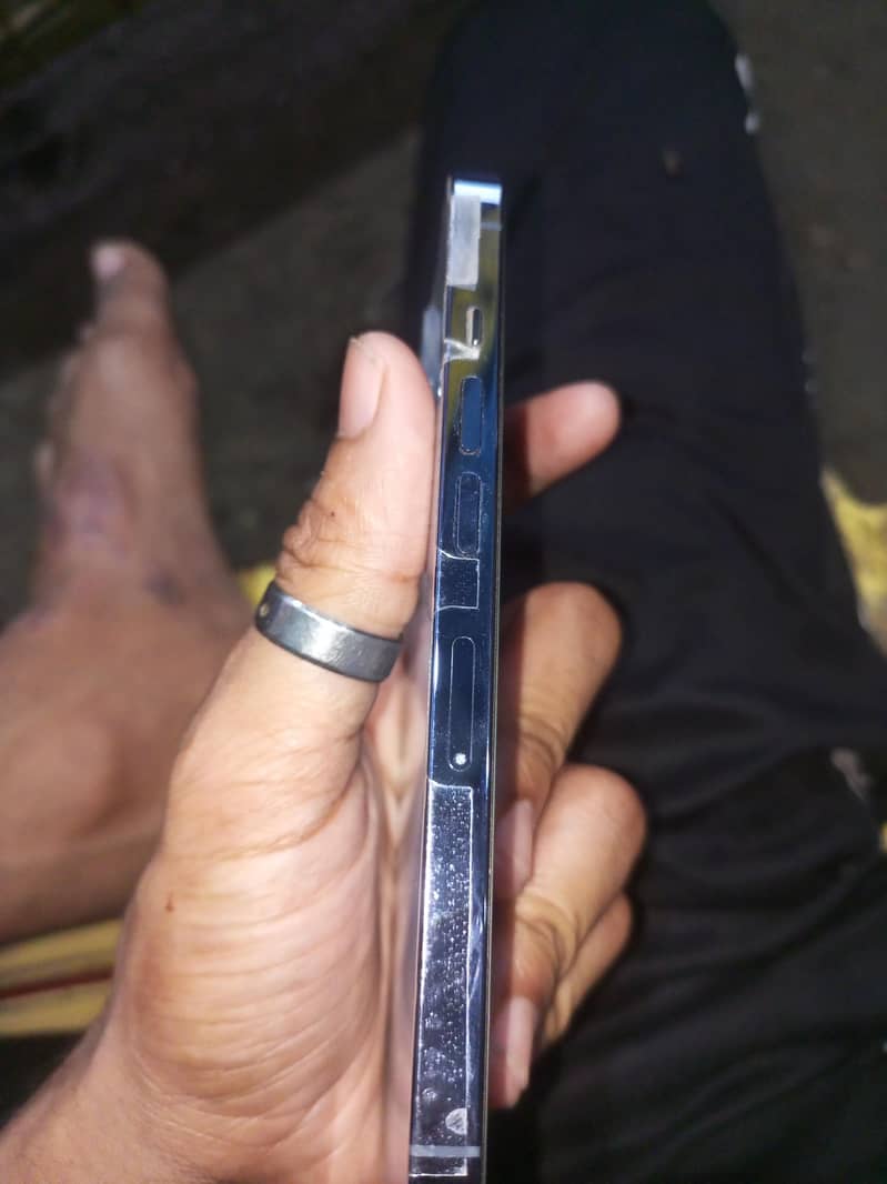 Apple iPhone 13 Pro 1