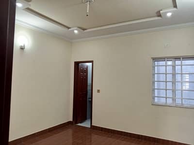 5marla upper portion available for rent in jubilee town Lahore
