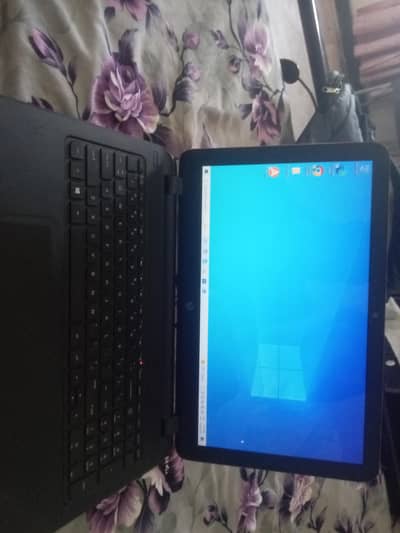 hp laptop for urgent sale watsapp no 03209080286