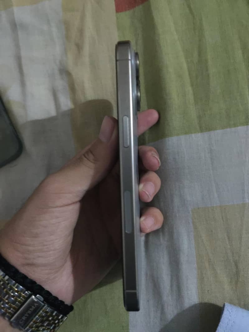 Apple iPhone 15 Pro Max 1
