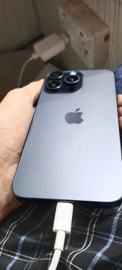 Apple iPhone 15 Pro Max