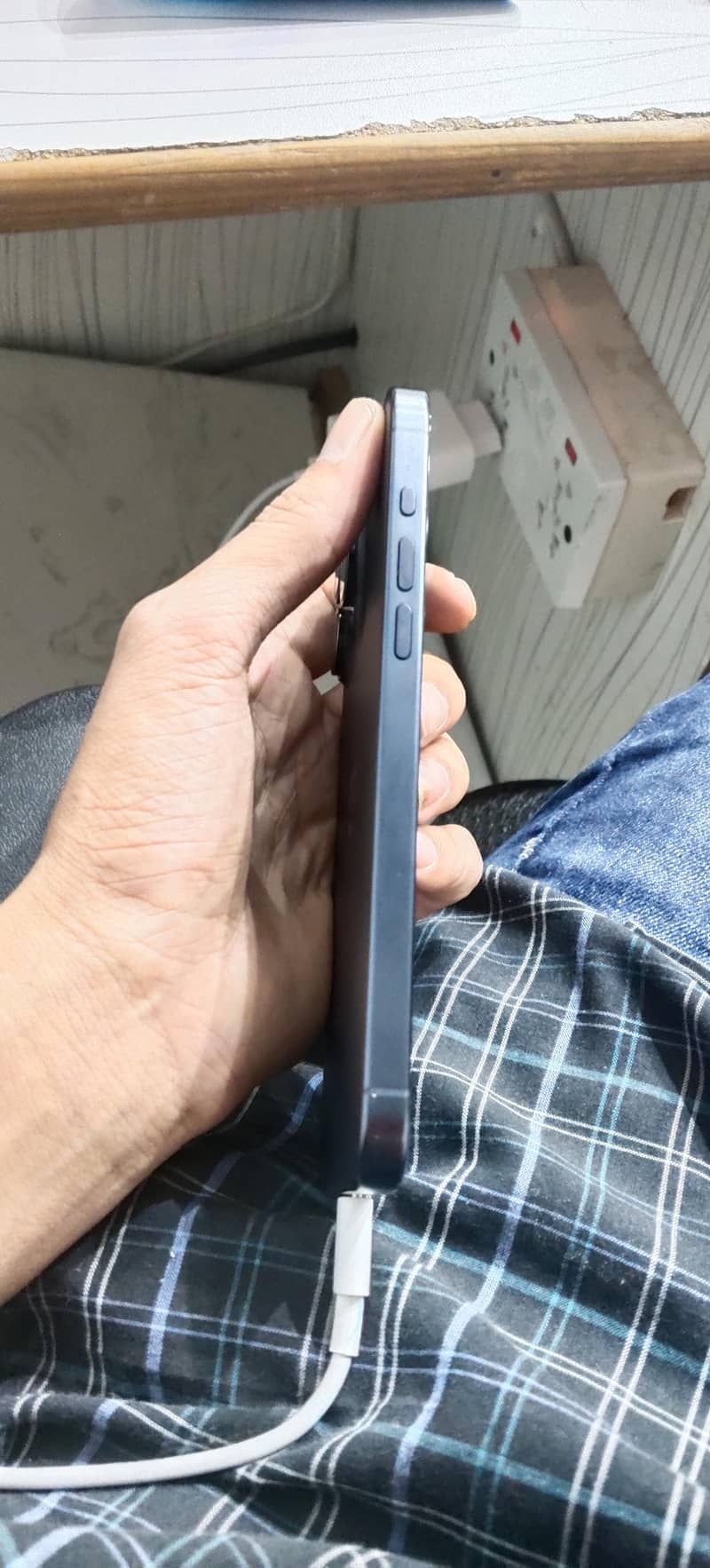 Apple iPhone 15 Pro Max 2