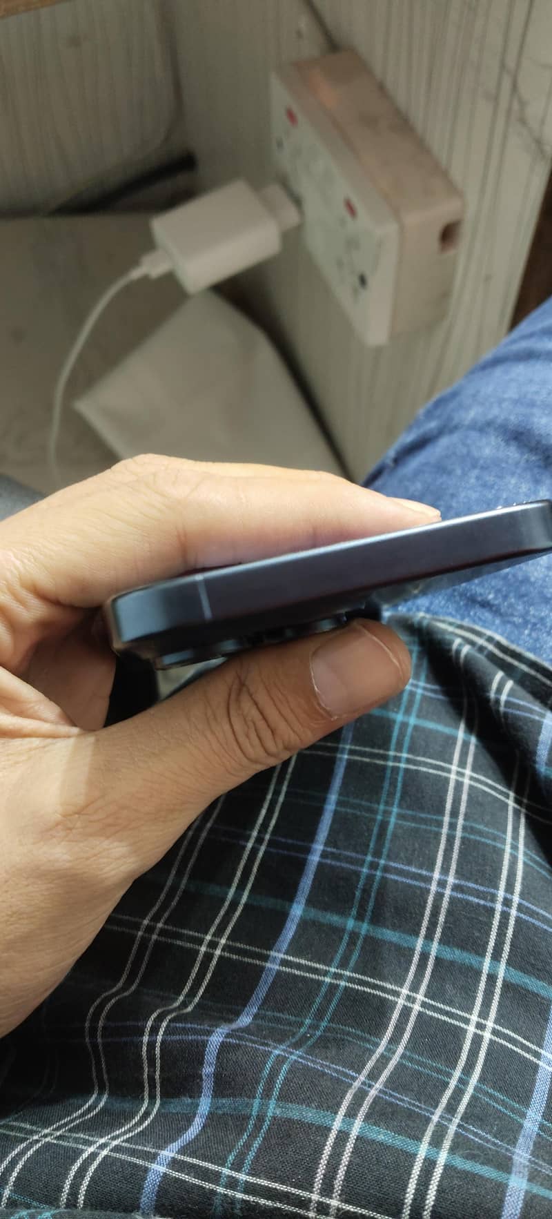 Apple iPhone 15 Pro Max 3