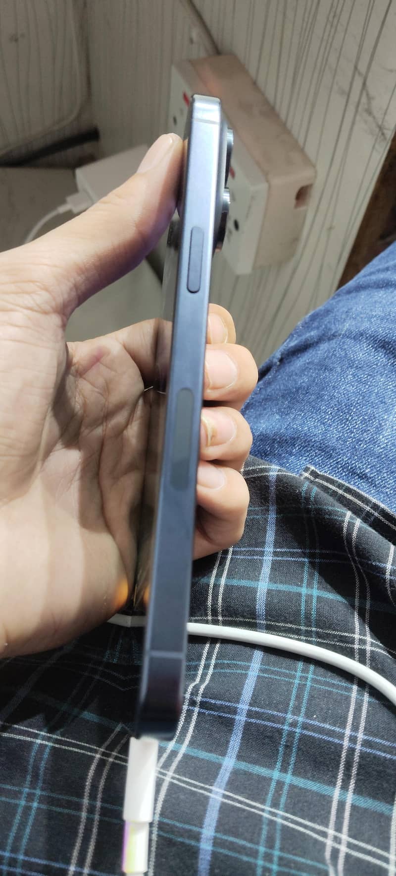 Apple iPhone 15 Pro Max 4