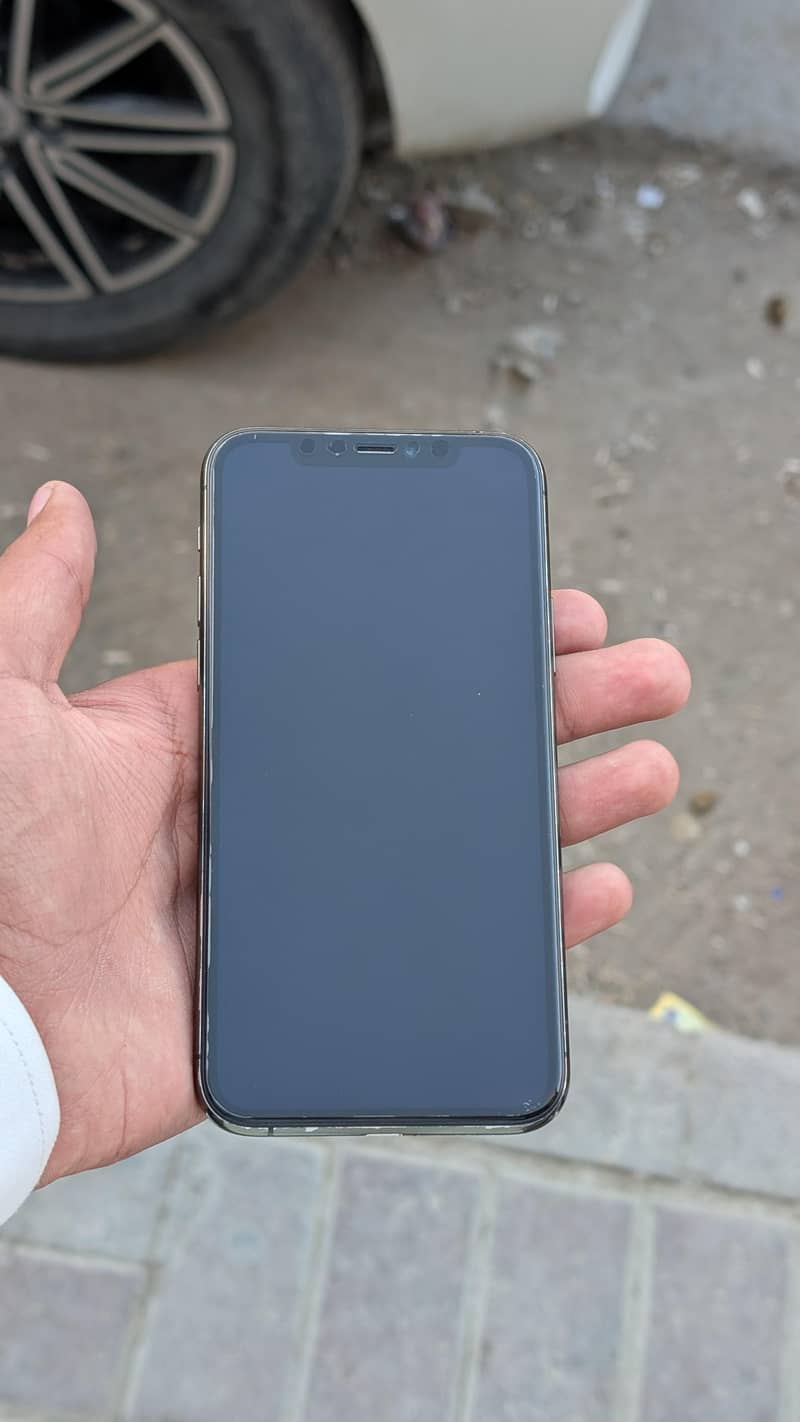 Apple iPhone 11 Pro 1