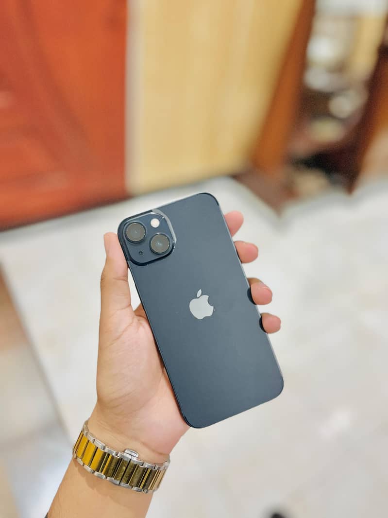 Apple iPhone 13 1