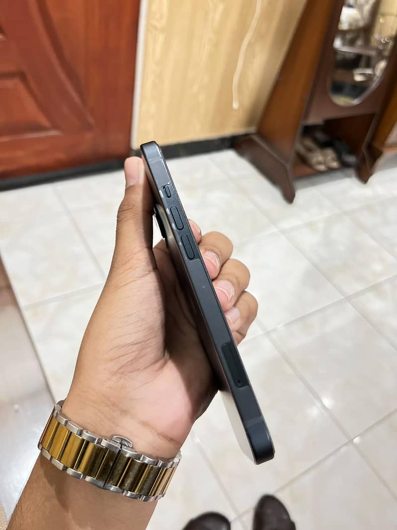 Apple iPhone 13 2