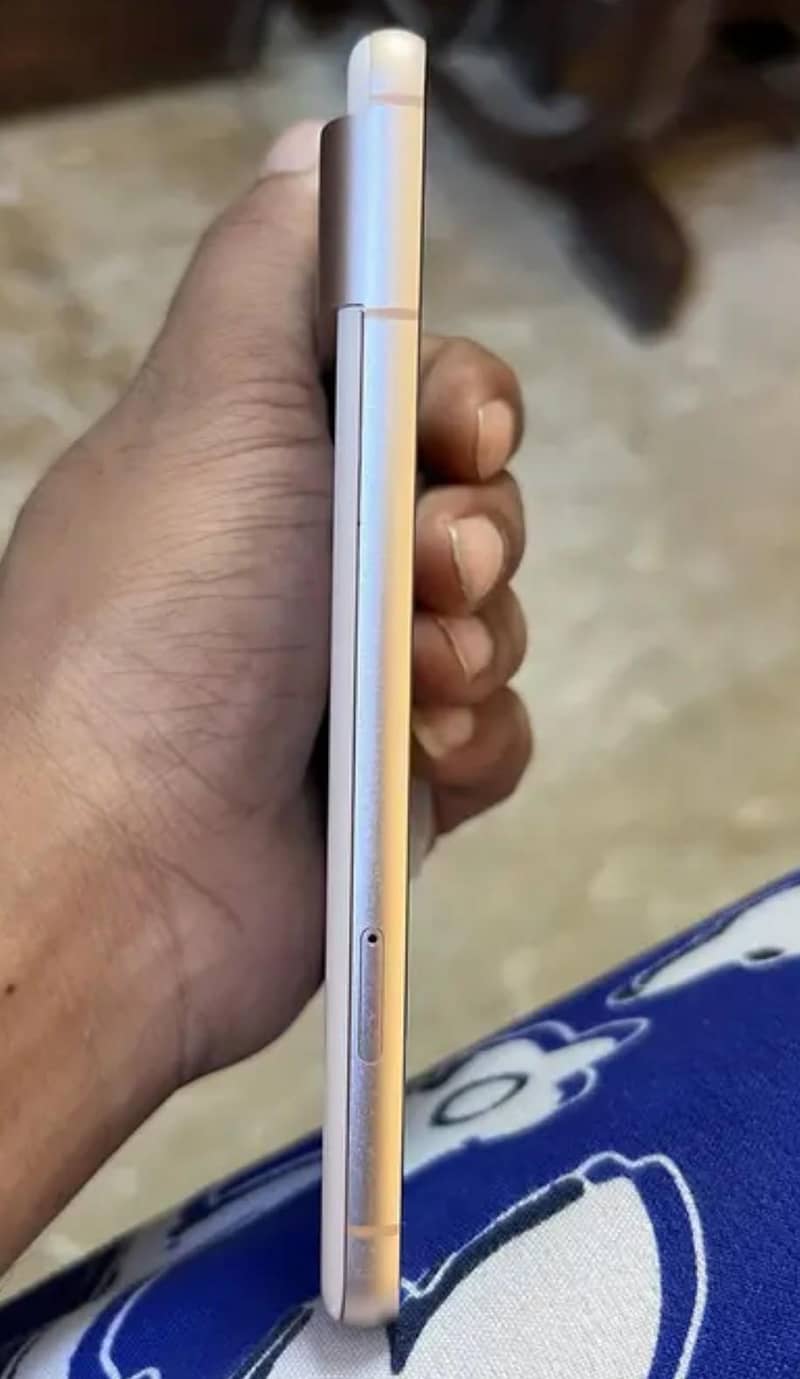 Google Pixel 8 5