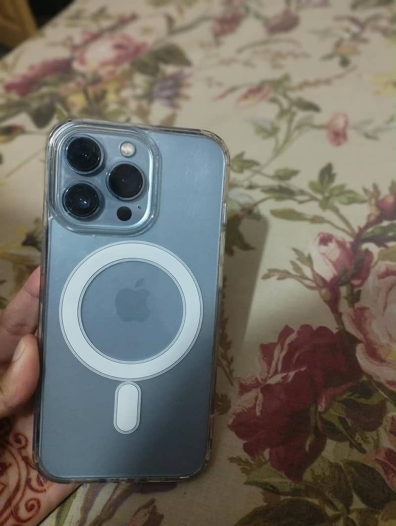 Apple iPhone 13 Pro 1