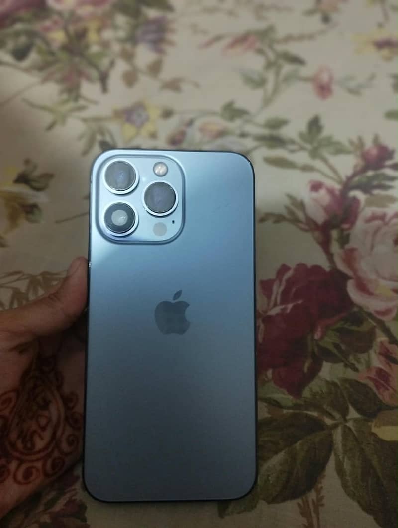 Apple iPhone 13 Pro 2