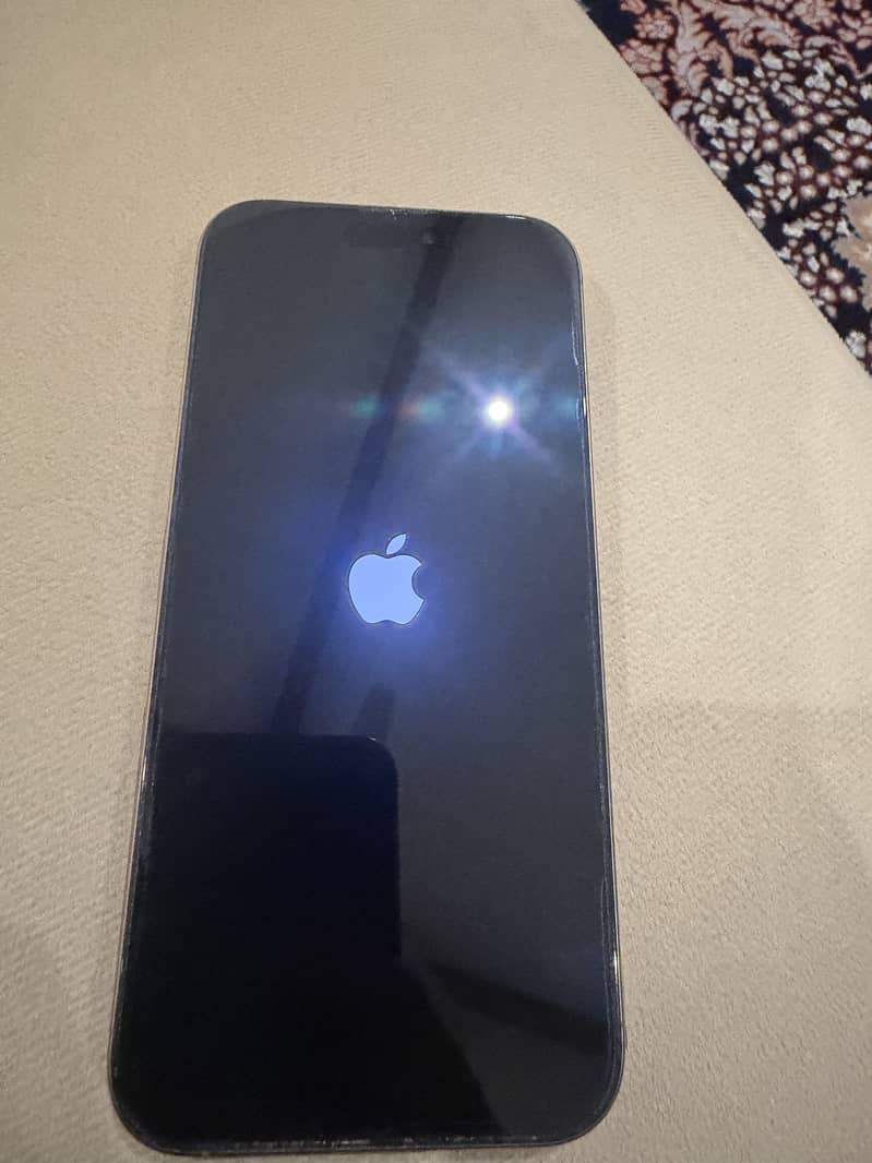 Apple iPhone 16 Pro Max 4