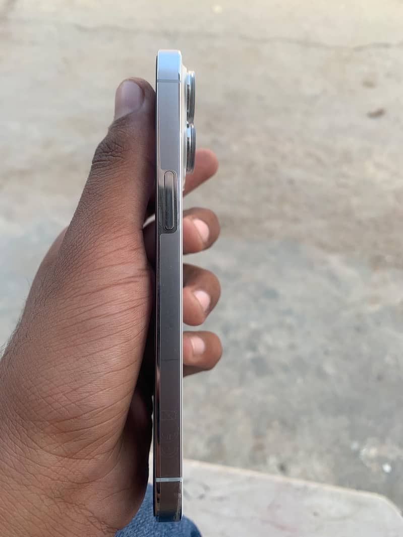 Apple iPhone 13 Pro 1