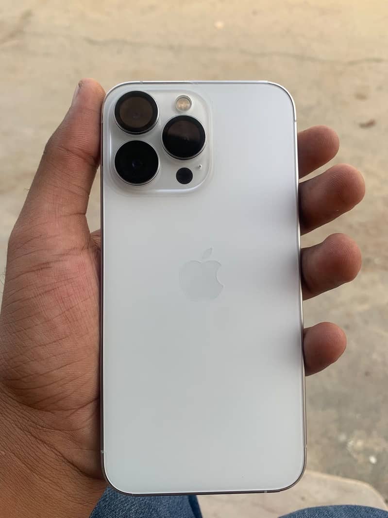 Apple iPhone 13 Pro 2