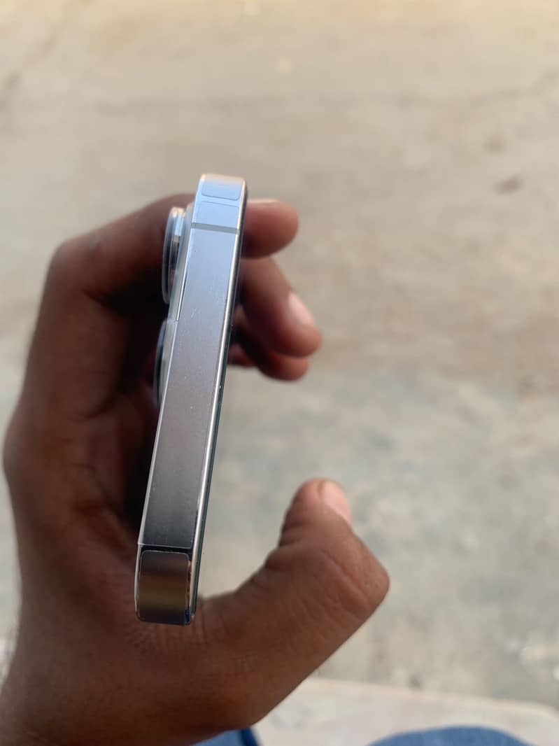 Apple iPhone 13 Pro 3