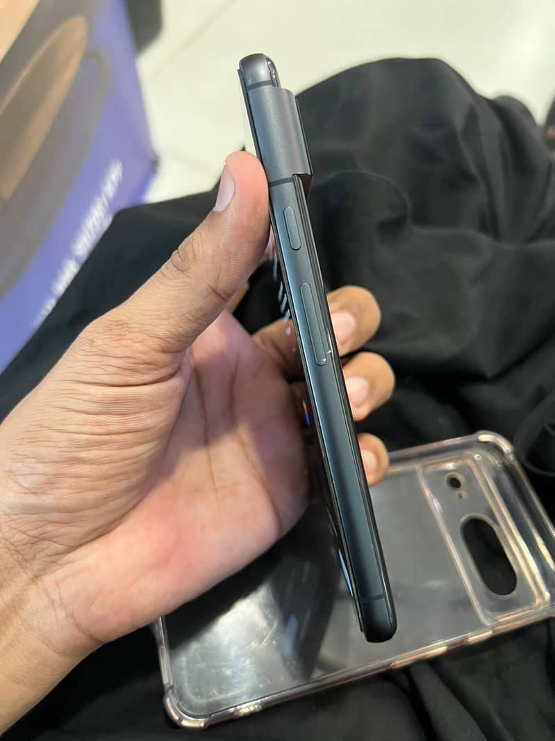 Google Pixel 8 3