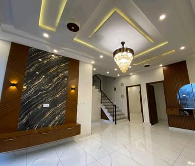 Prime Location In Royal Palm City Of Gujranwala, A 5 Marla House Is Available