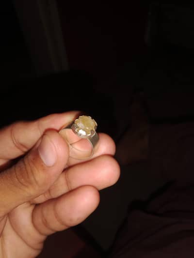 Pukhraj (Yellow Sapphire Srilankan)