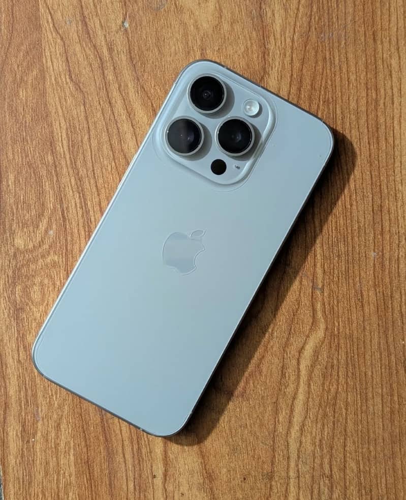 Apple iPhone 15 Pro 0