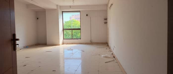 Ideal 800 sqft office for rent