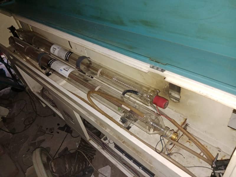 Lazzer cutting machine 10
