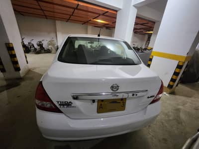 Nissan Tiida 2007