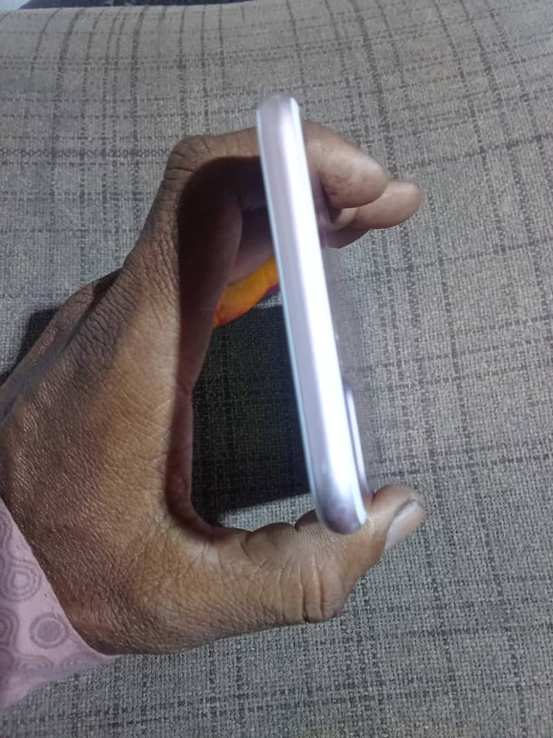 Apple iPhone 7 Plus 6