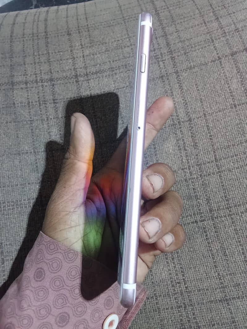 Apple iPhone 7 Plus 9
