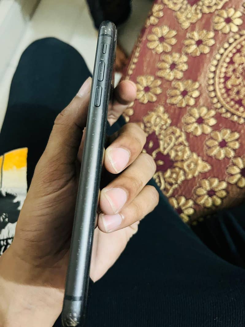 Apple iPhone 11 2