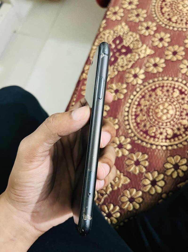 Apple iPhone 11 5