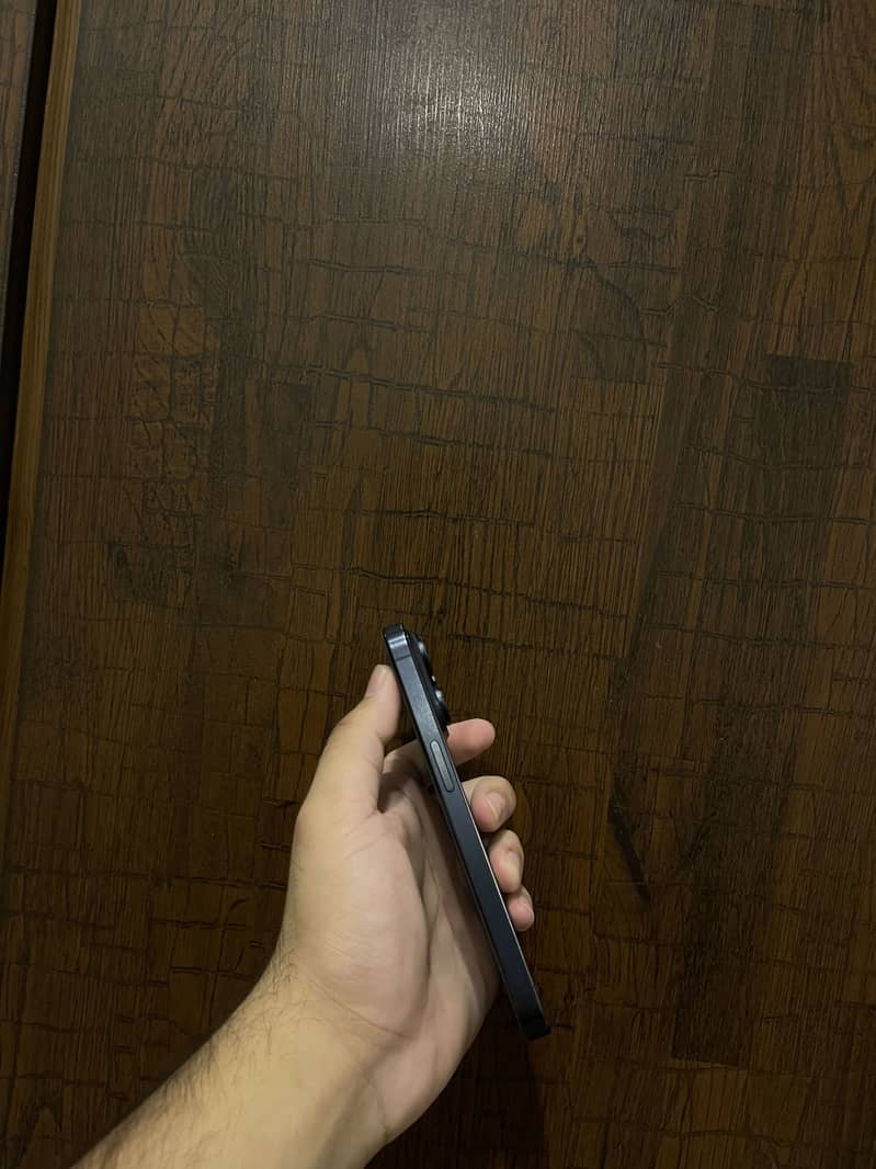Apple iPhone 15 Pro 1