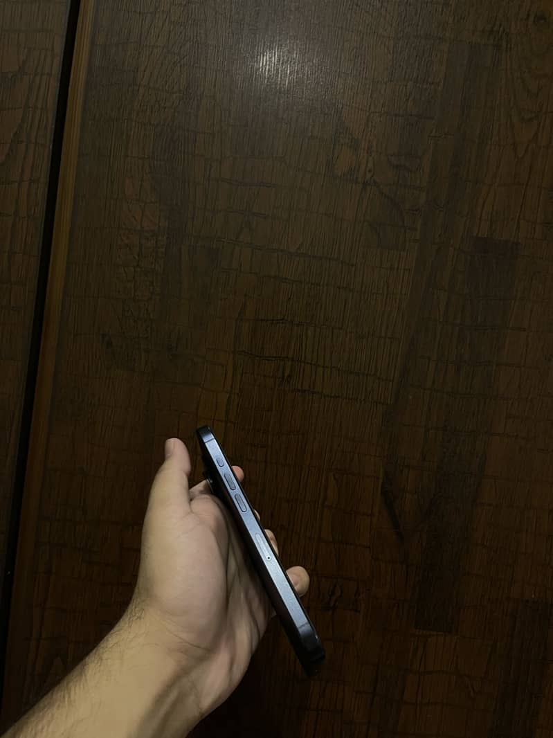 Apple iPhone 15 Pro 3