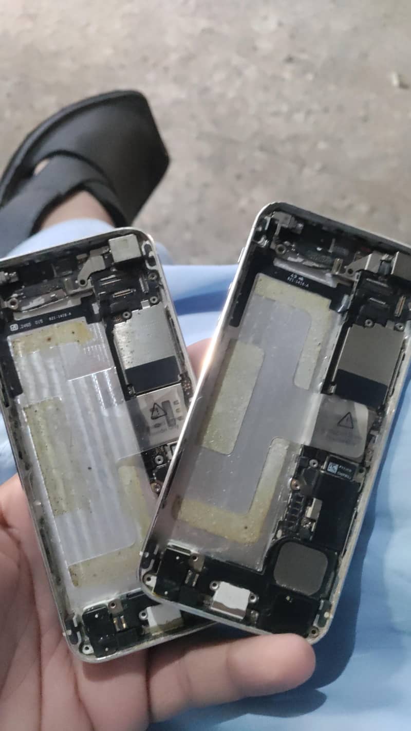 Hum Dead Kharab mobiles letay He. - Mobile Phones - 1120496019