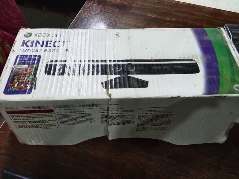 Xbox 360 with two wireless controller with Kinect sensor 0