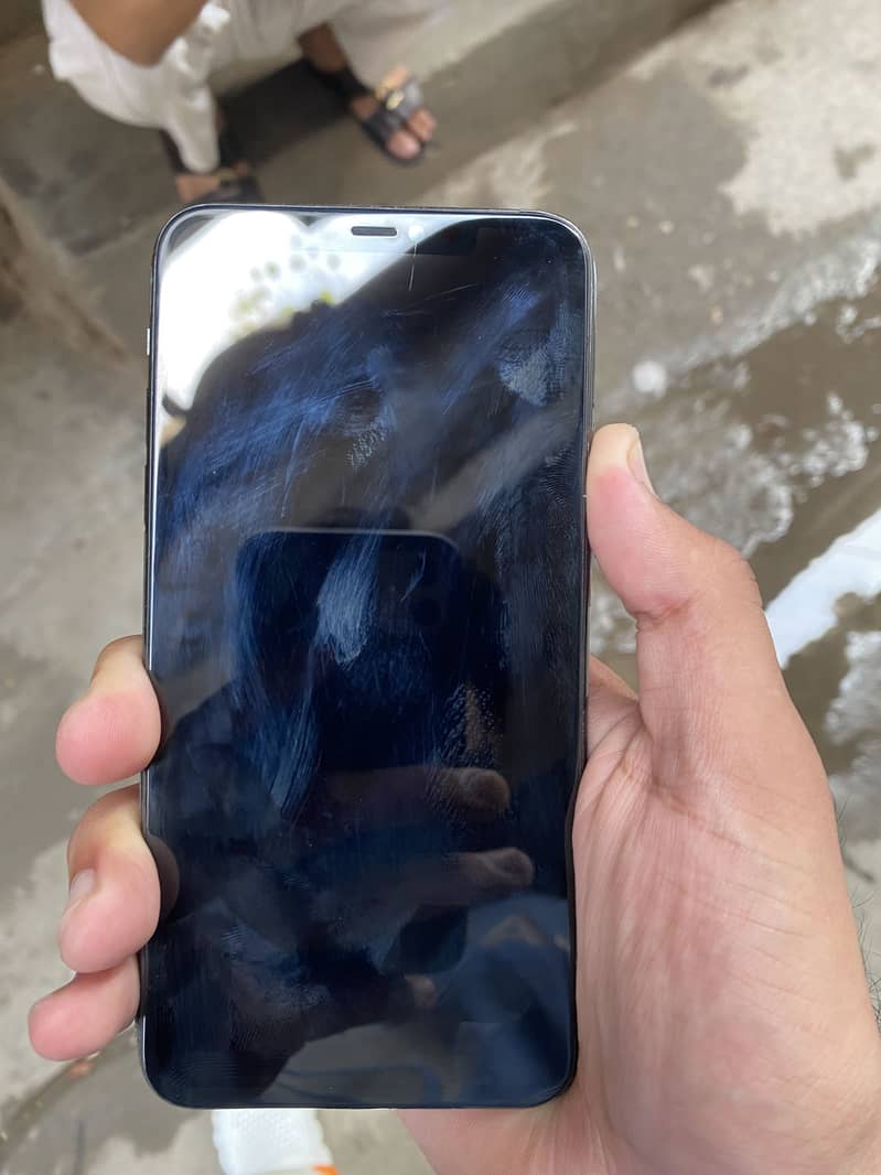 Apple iPhone 11 Pro Max 1