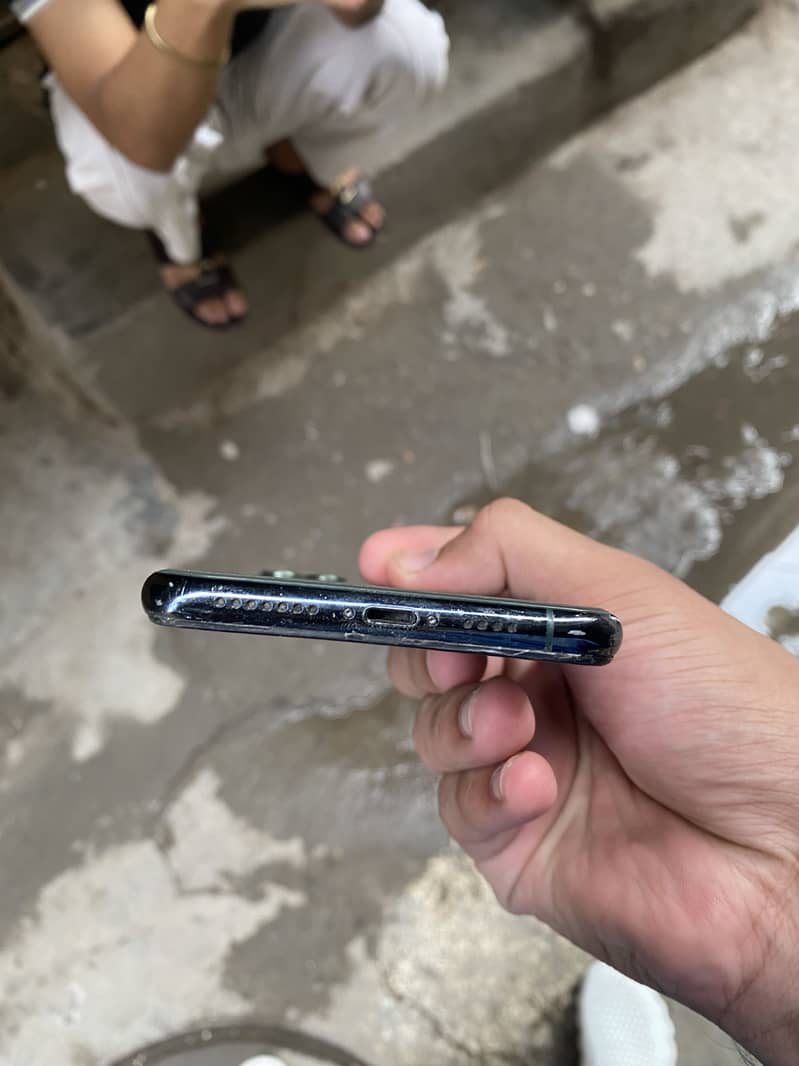 Apple iPhone 11 Pro Max 3