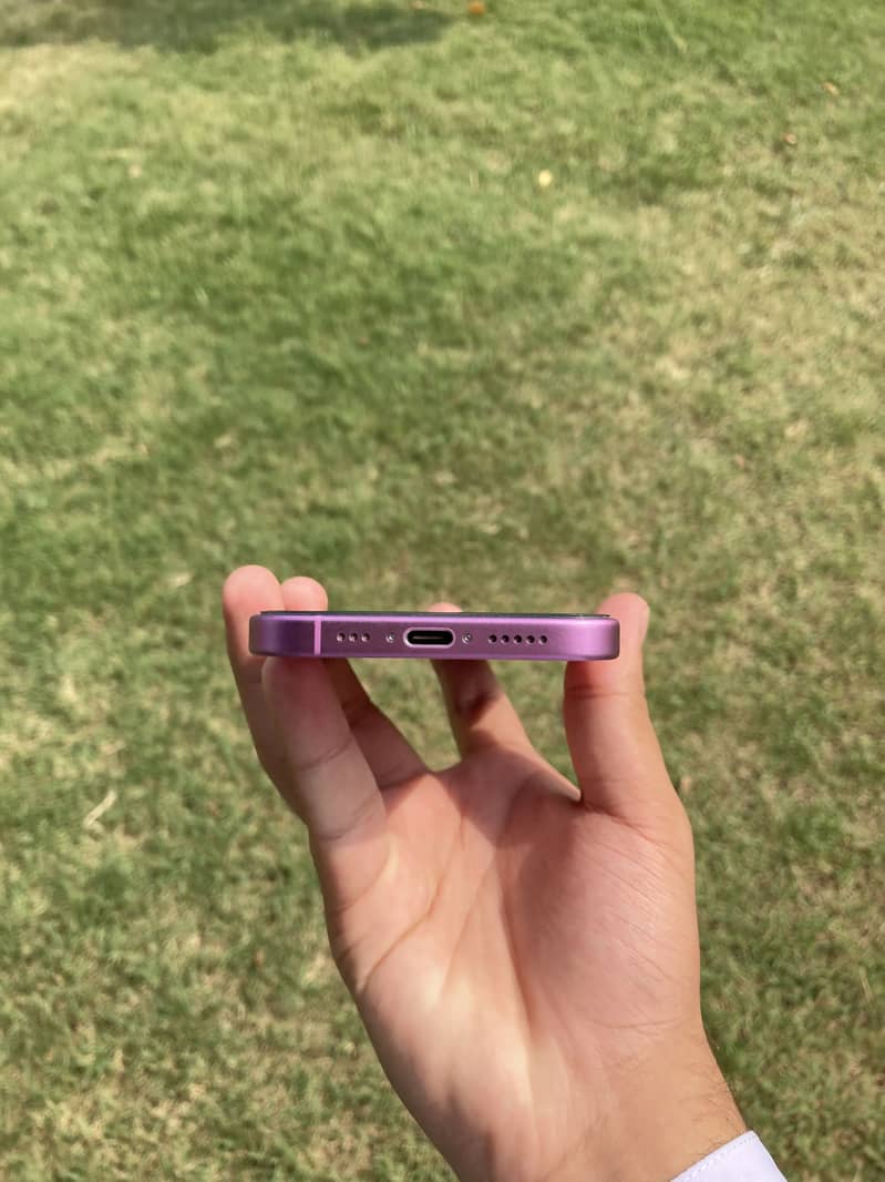 Apple iPhone 16 9