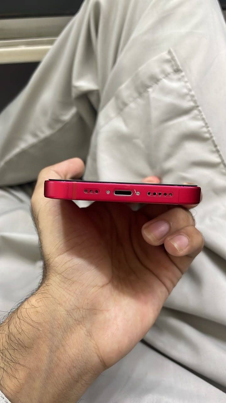 Apple iPhone 14 4