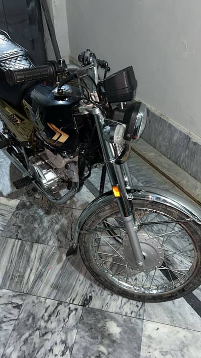 Cg 125 golden edition 24/25 nodel