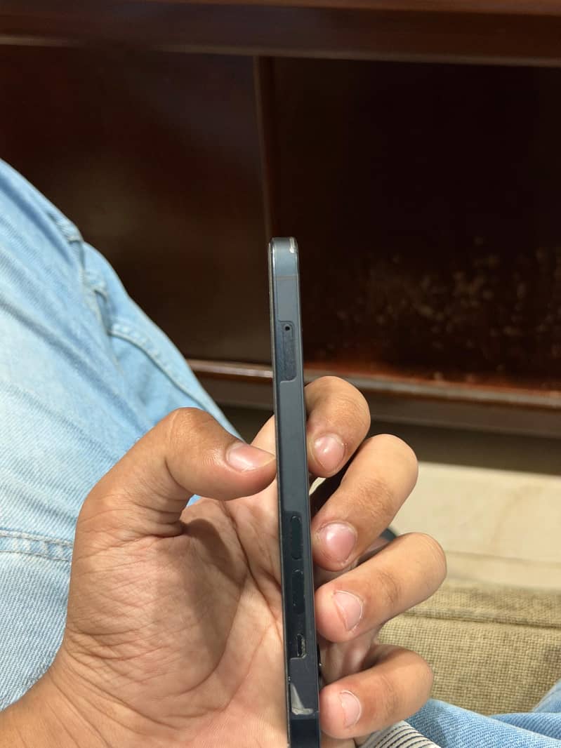 Apple iPhone 13 1