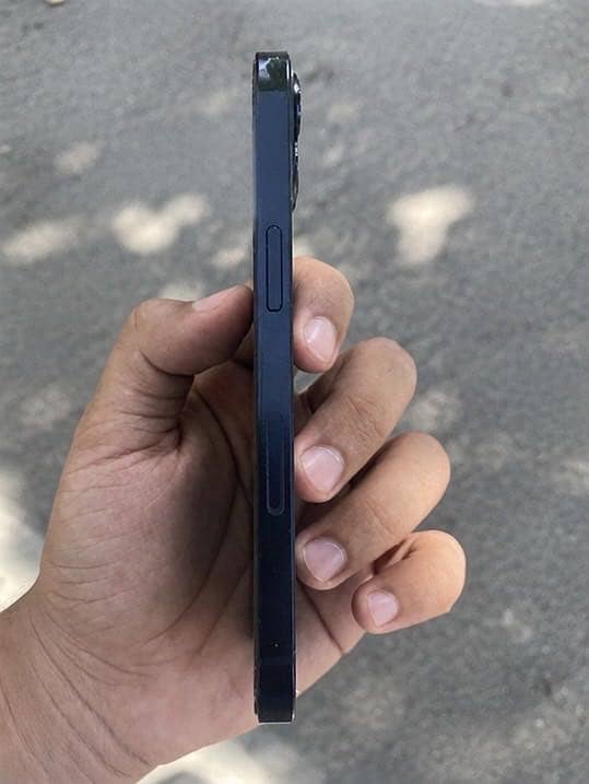 Apple iPhone 13 2