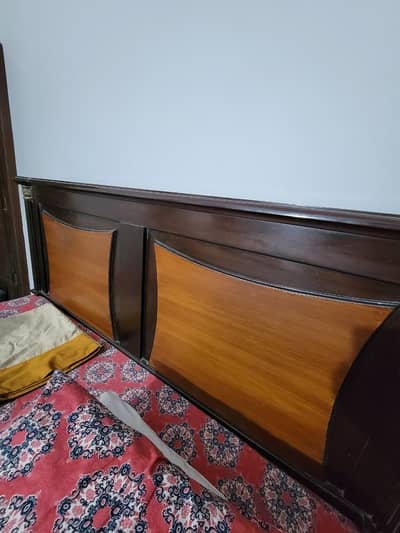 King sized bed - With mattress