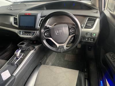 Honda Jade Hybrid 2015