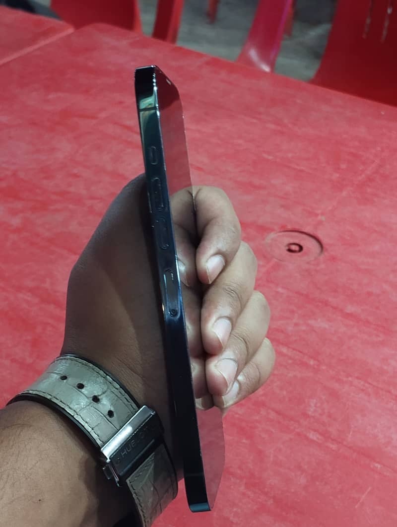 Apple iPhone 13 Pro Max 5