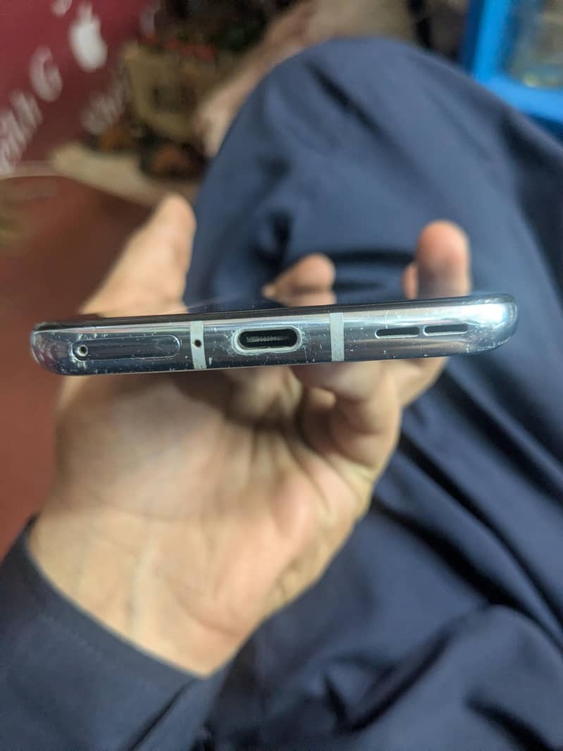 One Plus 8T 4