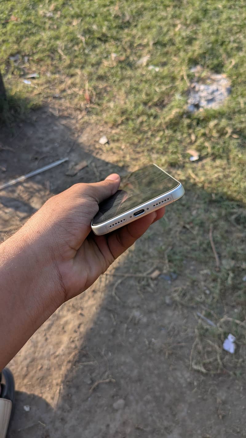 Apple iPhone 17 Pro Max 1