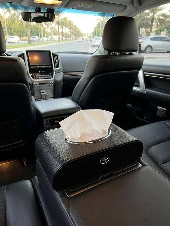 "Premium Leather Car Tissue Box Holder with Toyota Logo - Auto Interior Accessory"