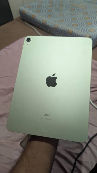 iPad Air 4th Gen (A2316) 64GB Wi-Fi, Silver, Excellent Condition
