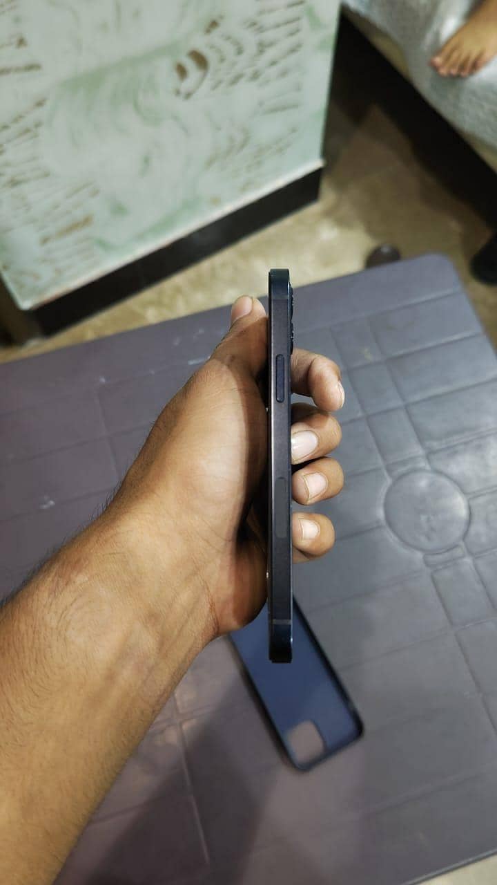 Apple iPhone 12 1