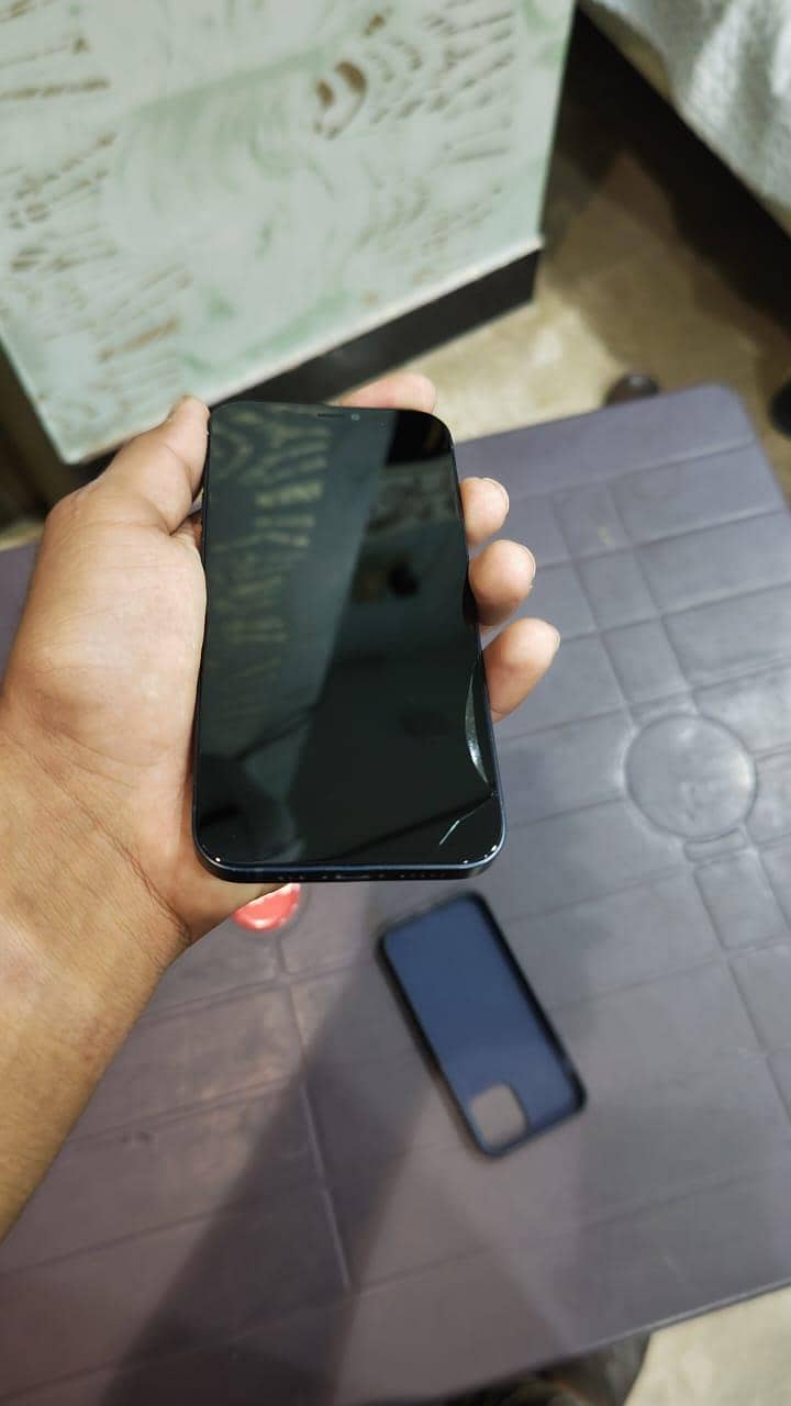 Apple iPhone 12 6
